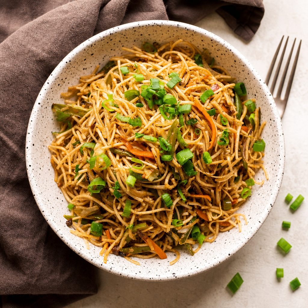 HAKKA NOODLES.