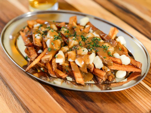 BUTTER POUTINE (PANEER)