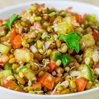 SPROUTED MOONG CHAAT