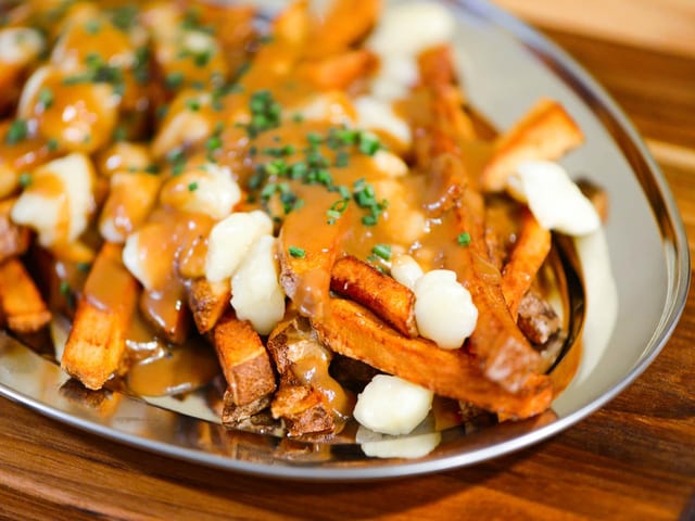BUTTER POUTINE (CHICKEN)