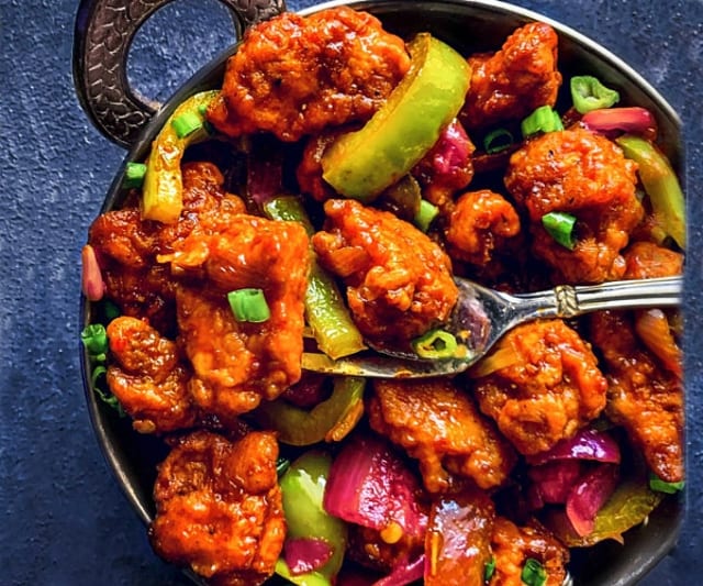 CHILLY CHICKEN WITH GRAVY